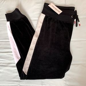 NWT Ladies Black Tommy Hilfiger Velour Sweats